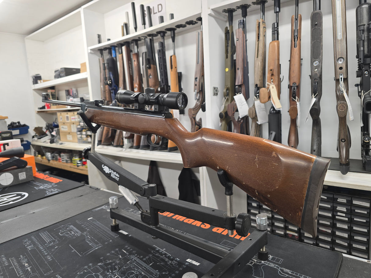 Second Hand Weihrauch HW99S .22