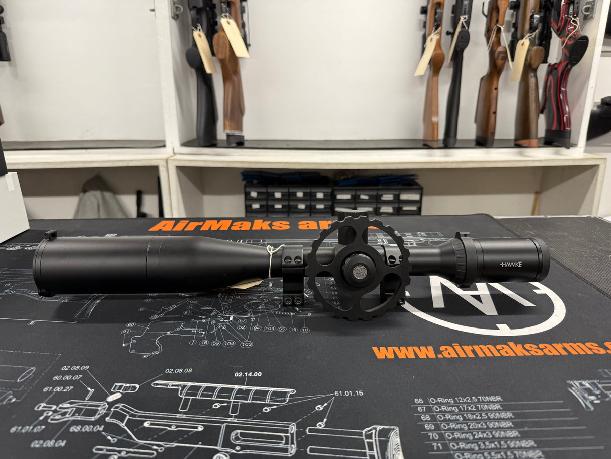 Second hand Hawke Airmax 30 8-32x50