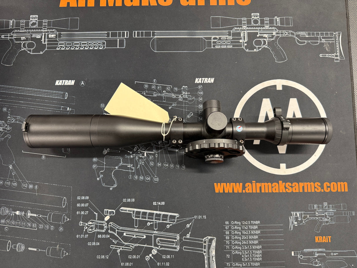 Second hand Hawke Airmax 30 8-32x50