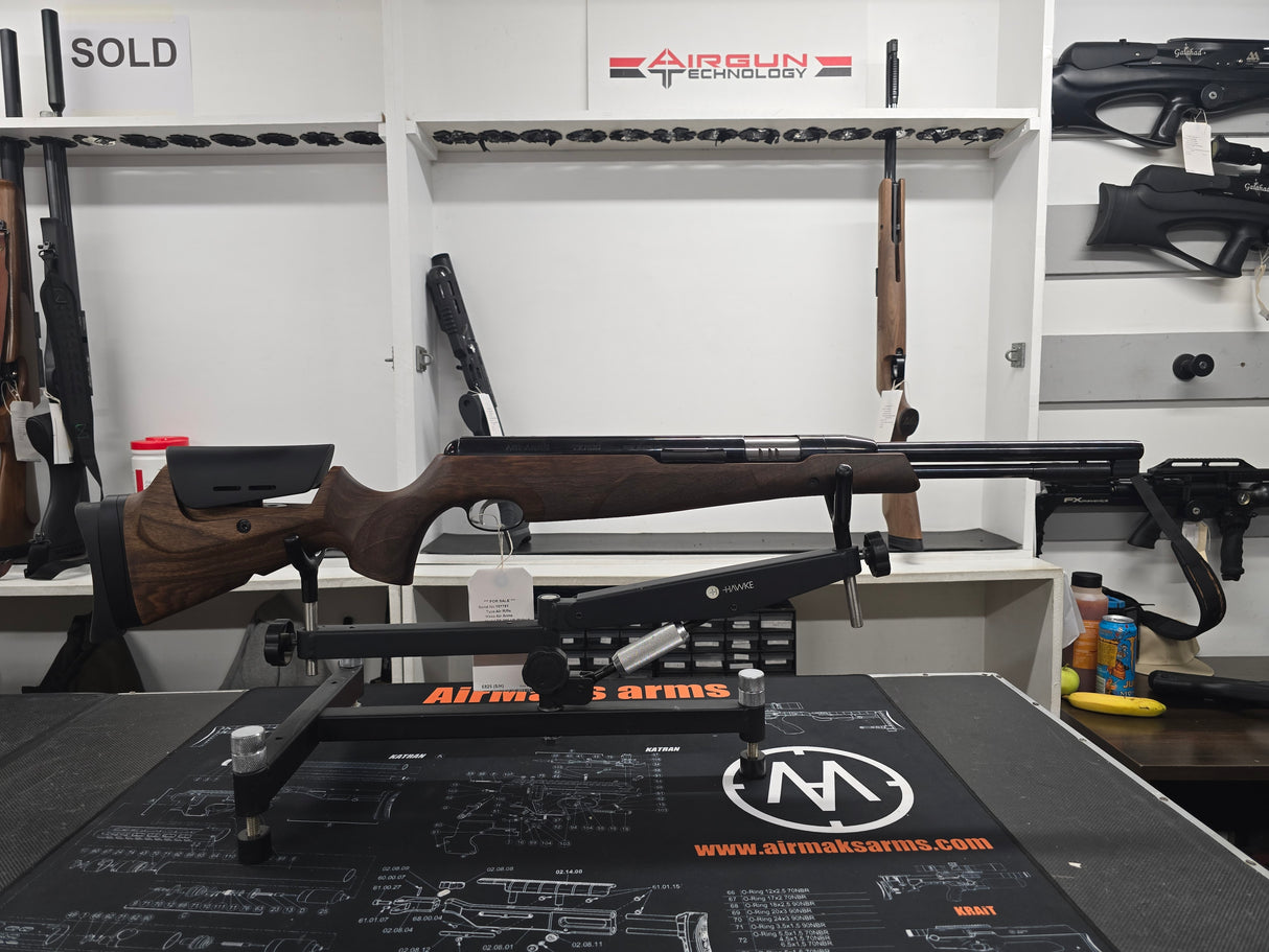 Second Hand Air Arms TX200 Ultimate Springer Walnut .177
