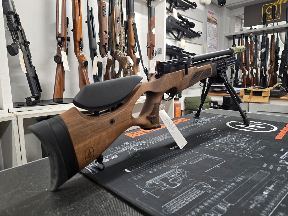 Second Hand BSA R12 CLX Walnut thumbhole .177
