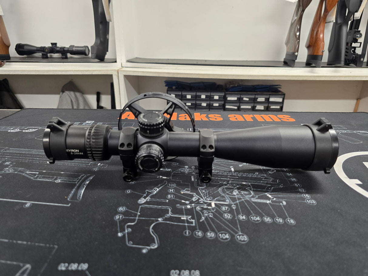 Second Hand Vector Optics Veyron 6-24x44