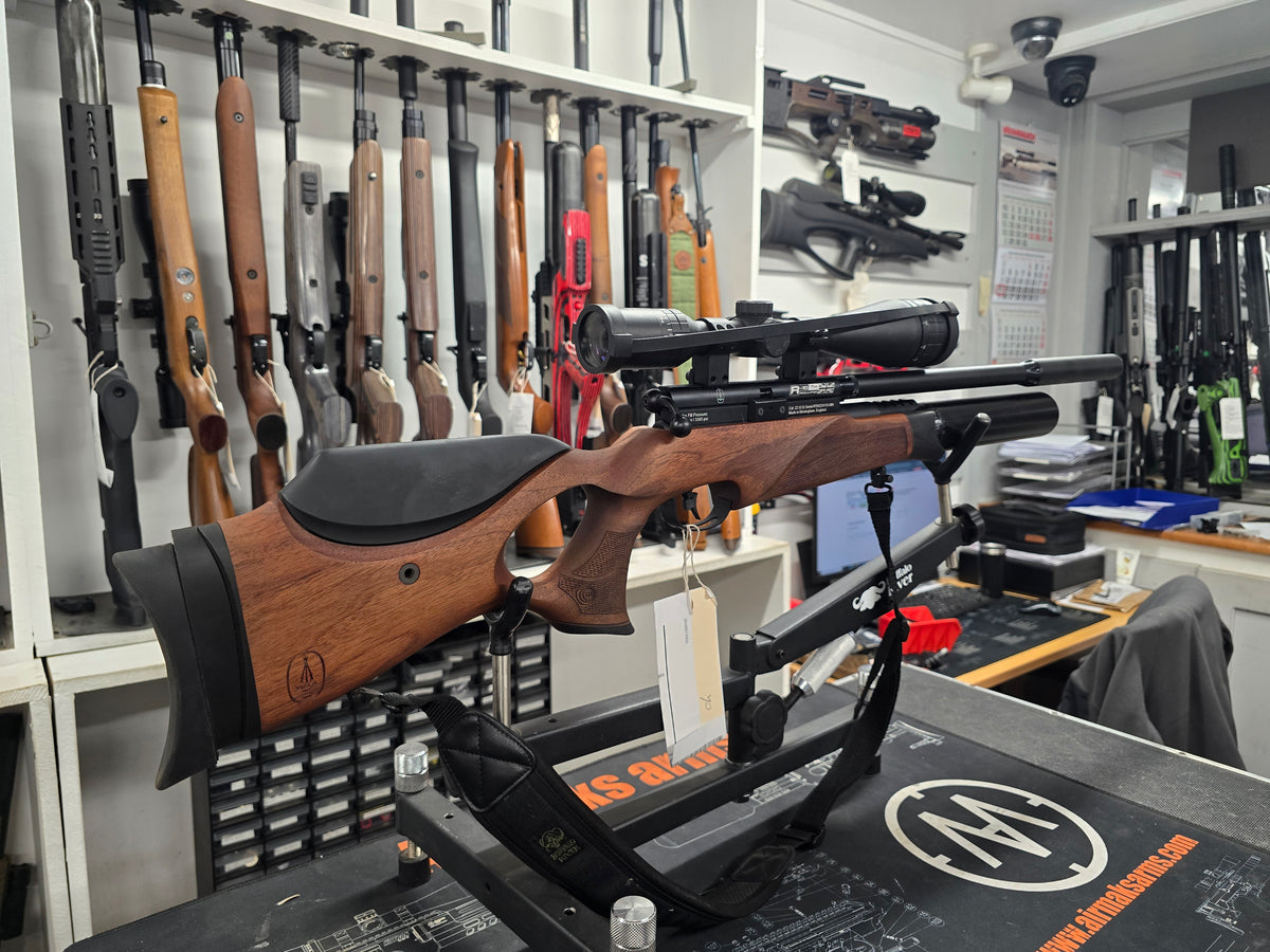 Second Hand BSA R10 TH Walnut .22