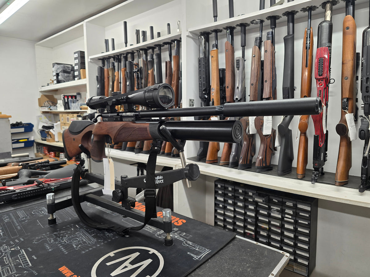 Second Hand BSA R10 TH Walnut .22