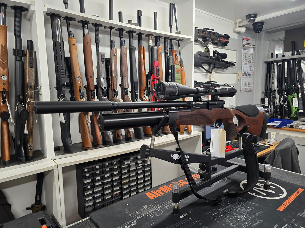 Second Hand BSA R10 TH Walnut .22